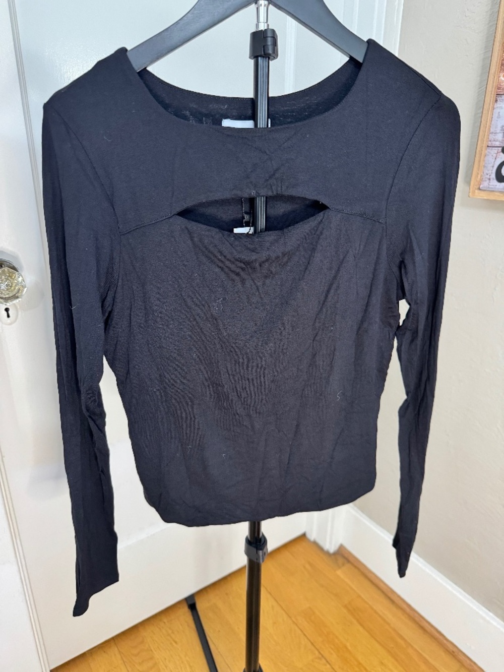 NWT Veronica M Black Long Sleeve Chest Cutout Top - Size M